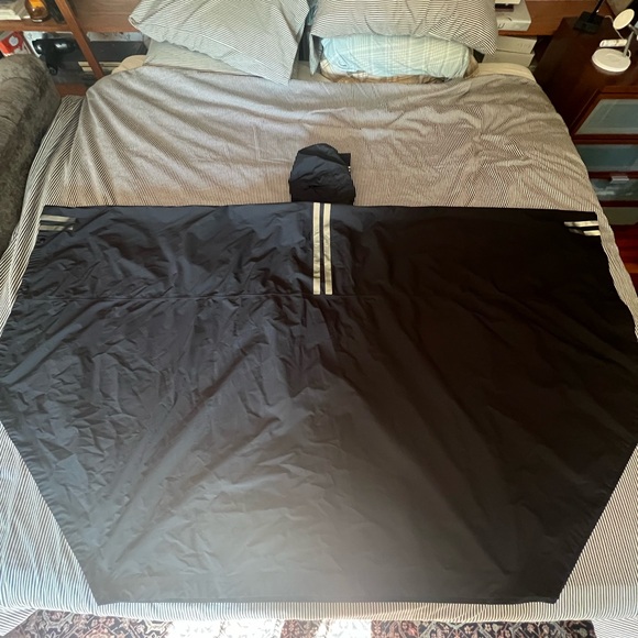 Canada Goose Unisex Field Poncho - Picture 3 of 9